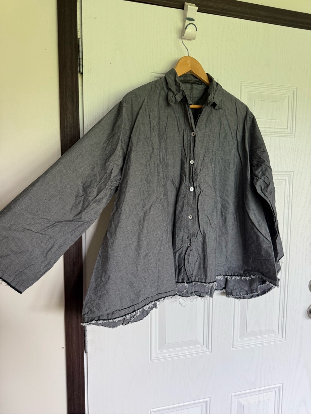 2 for $30 sale: Jewel Toffier oversized button-up chambray shirt Lagenlook style - Picture 2 of 5
